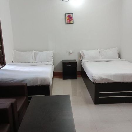 Niroda Guest House Guwahati Exteriör bild
