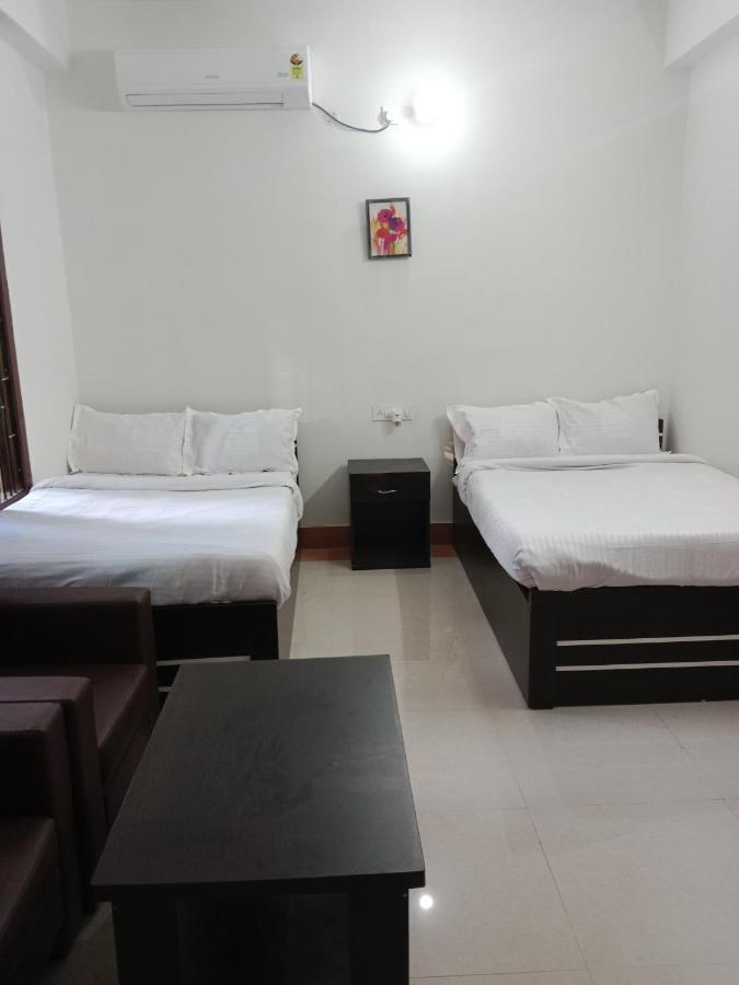 Niroda Guest House Guwahati Exteriör bild