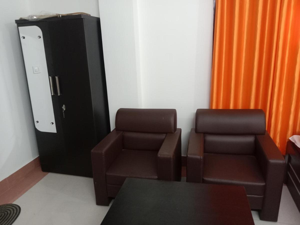 Niroda Guest House Guwahati Exteriör bild