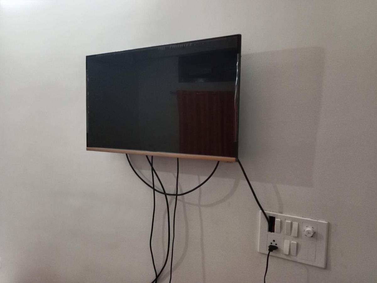 Niroda Guest House Guwahati Exteriör bild